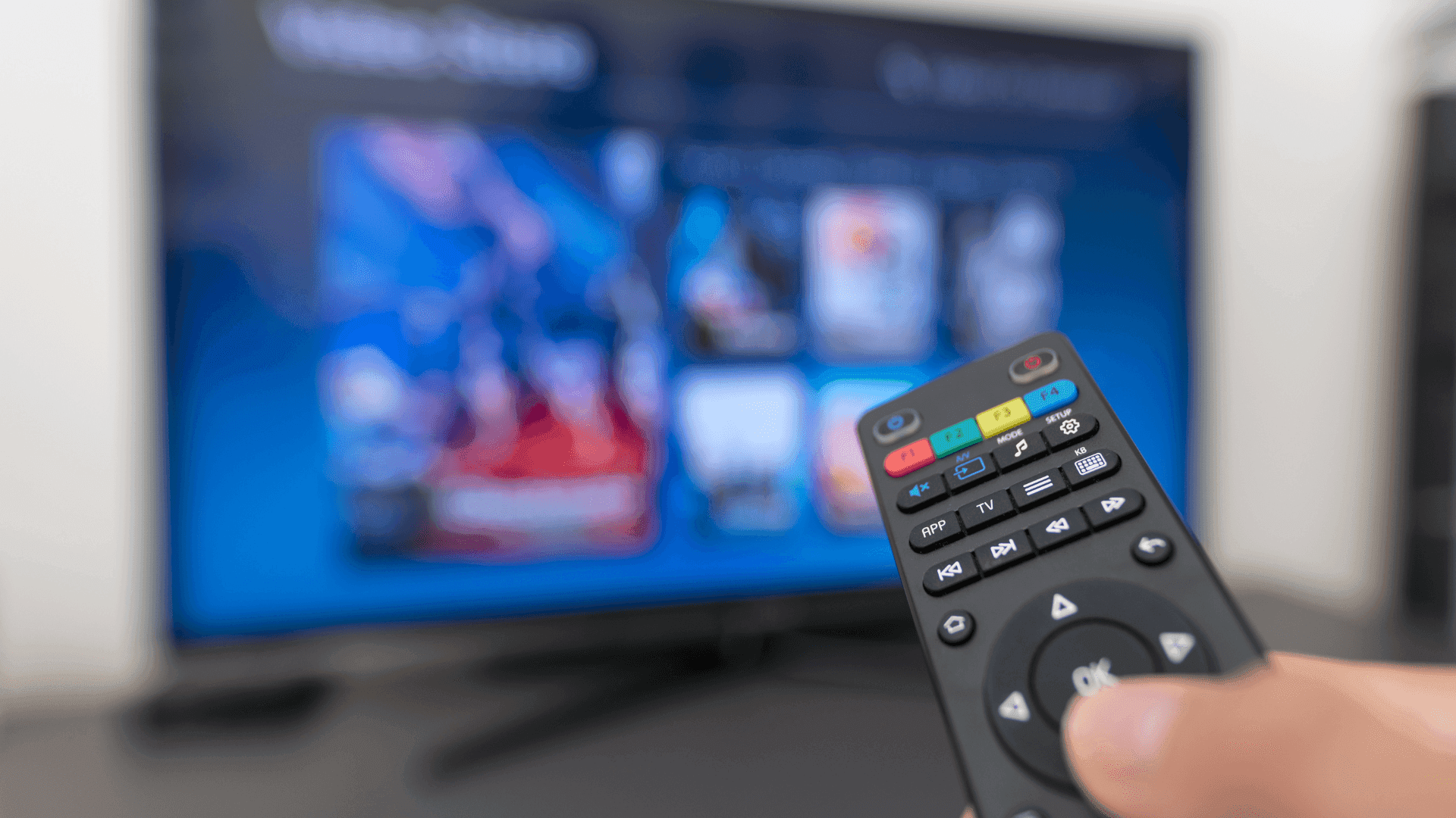 Ano do Mundial impulsiona investimentos em mídia tradicional, com foco em TV aberta, rádio e mídia exterior no Paraná