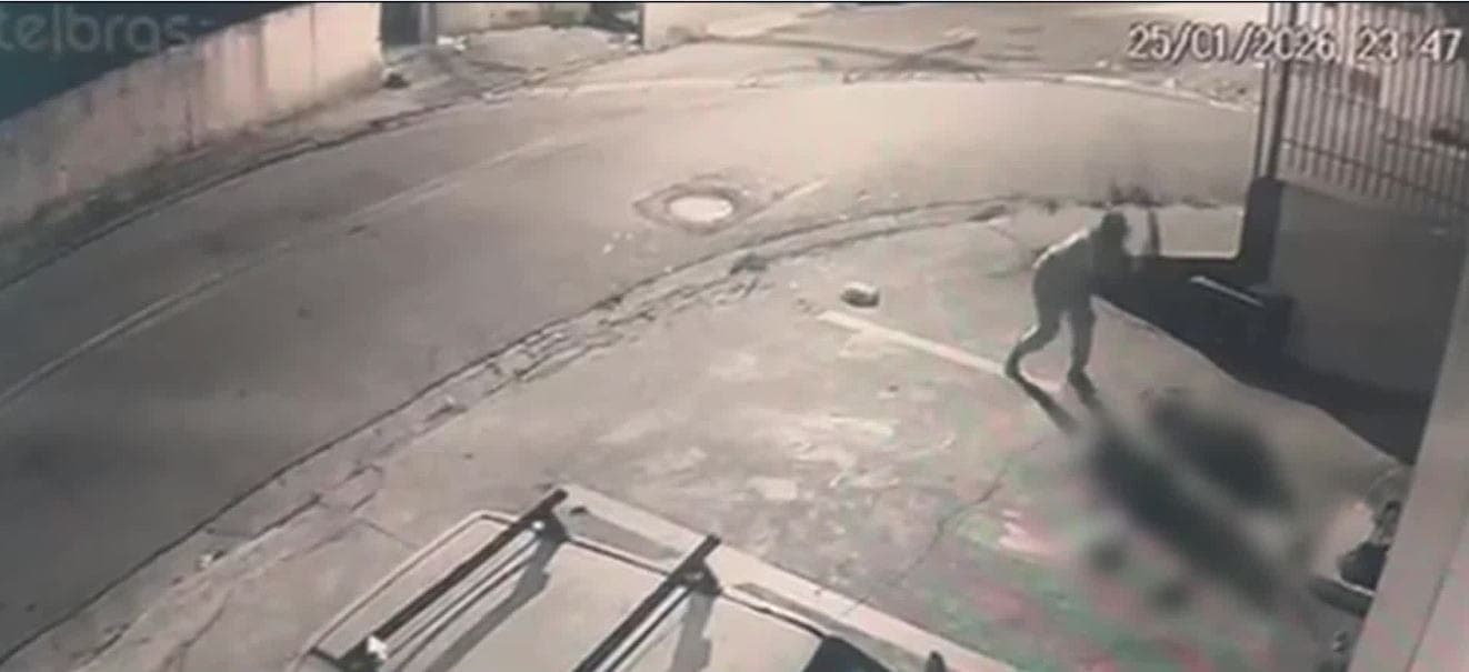 Homem é preso após agredir morador de rua com pauladas