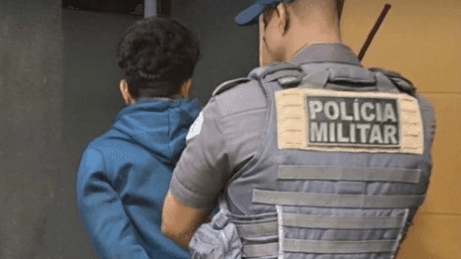 Os suspeitos tentaram fugir quando notaram a presença da polícia