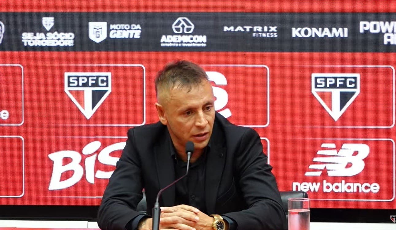 Rafinha é apresentado como novo gerente de futebol do São Paulo