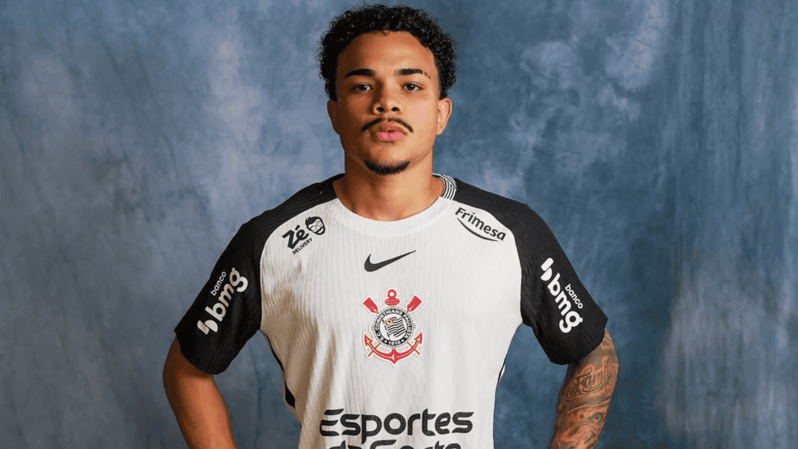 Corinthians anuncia contratação de Kaio César