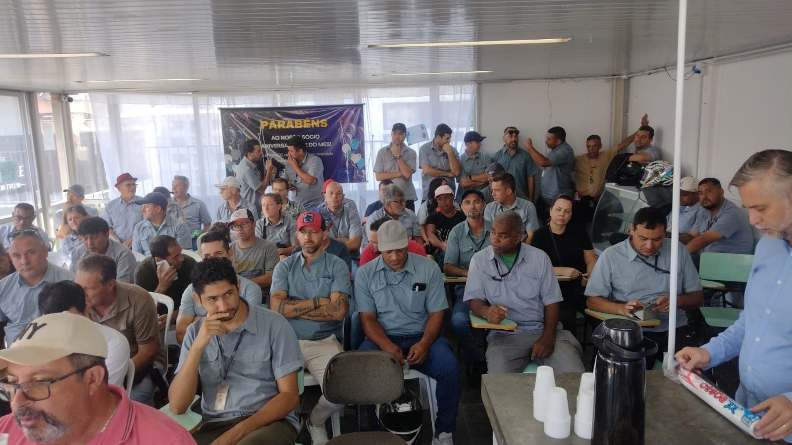 Impasse entre trabalhadores e funcionários da Viação Mercês