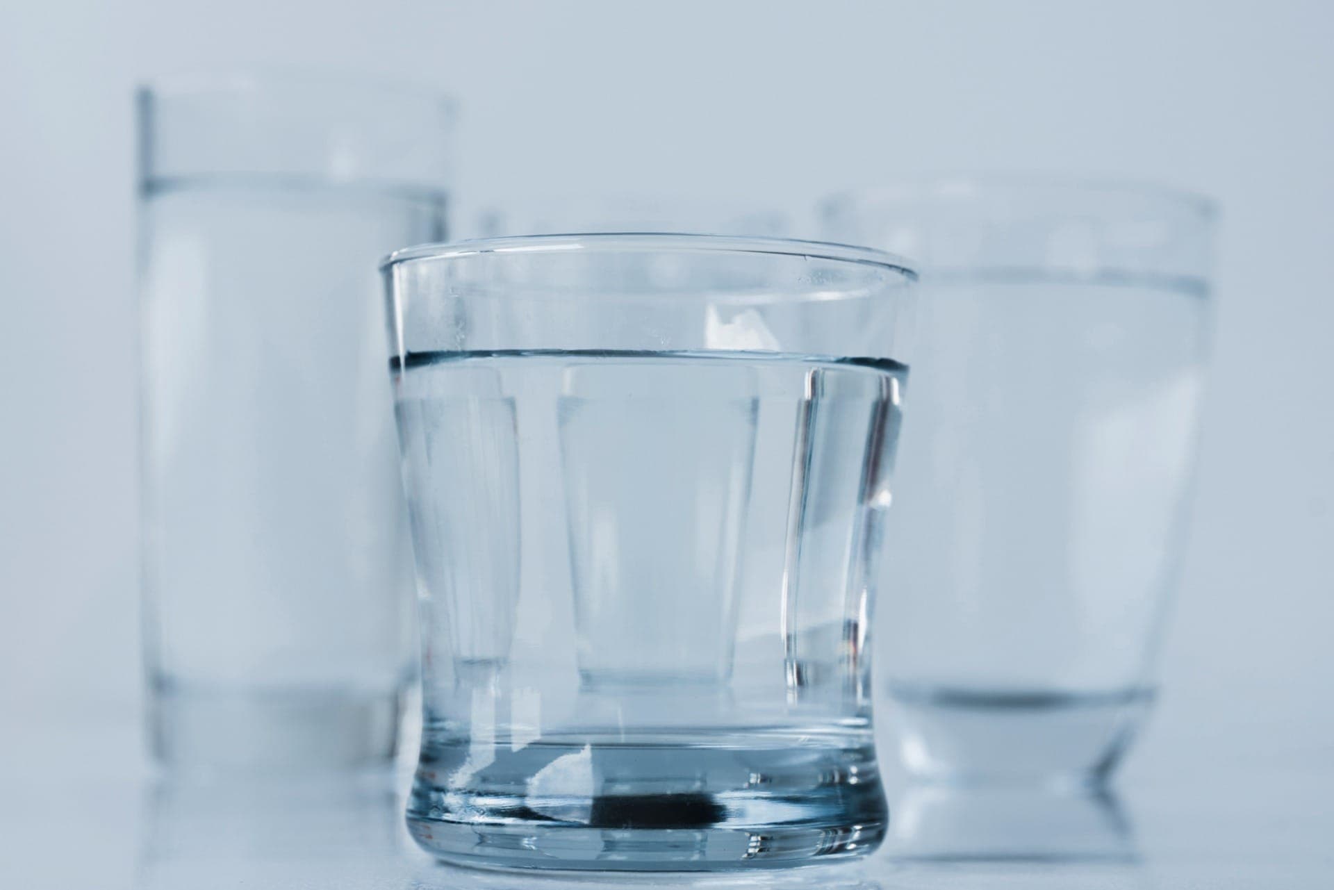 O purificador de água remove impurezas e garante um consumo seguro