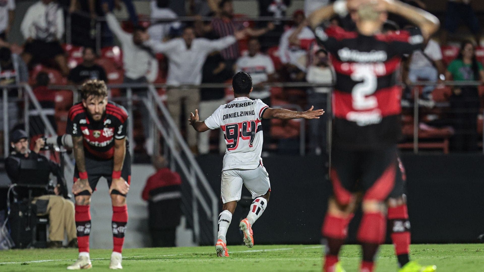 São Paulo surpreende e vence o Flamengo na estreia do Brasileirão 2026