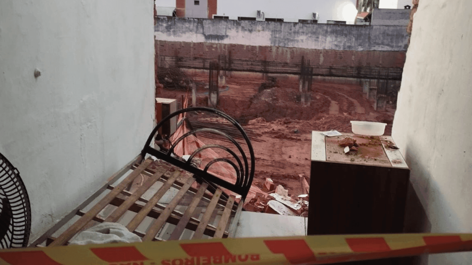 A Defesa Civil não registrou vítimas no desabamento
