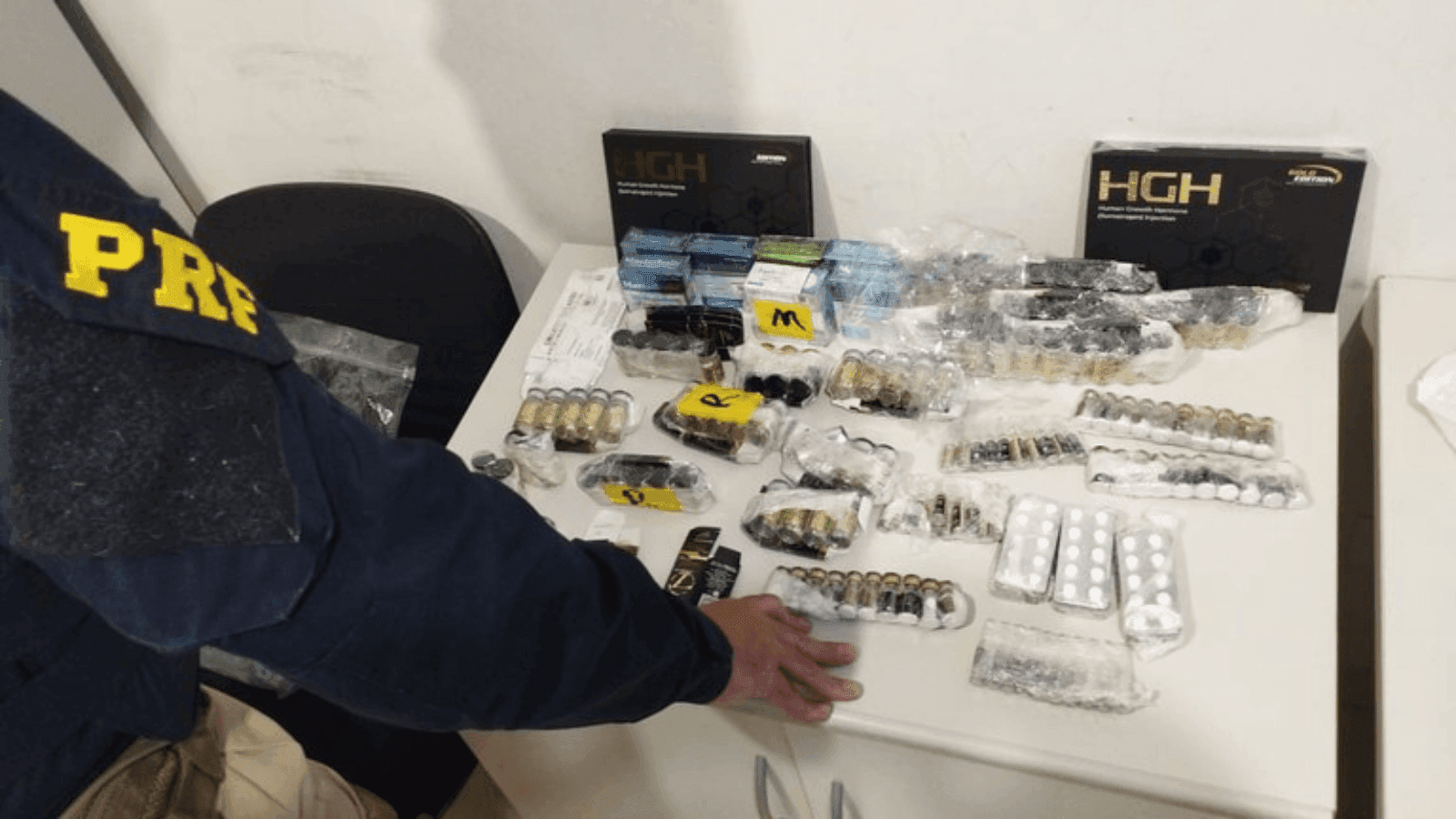 Produtos de importação irregular foram encontrados no veículo