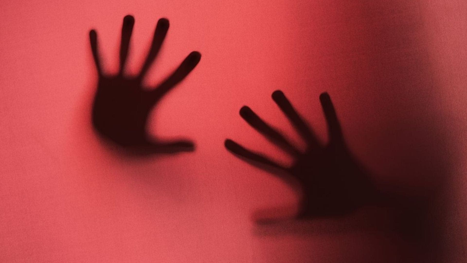 Uma adolescente de 13 anos denunciou ter sido vítima de estupro coletivo em São João de Meriti, na Baixada Fluminense