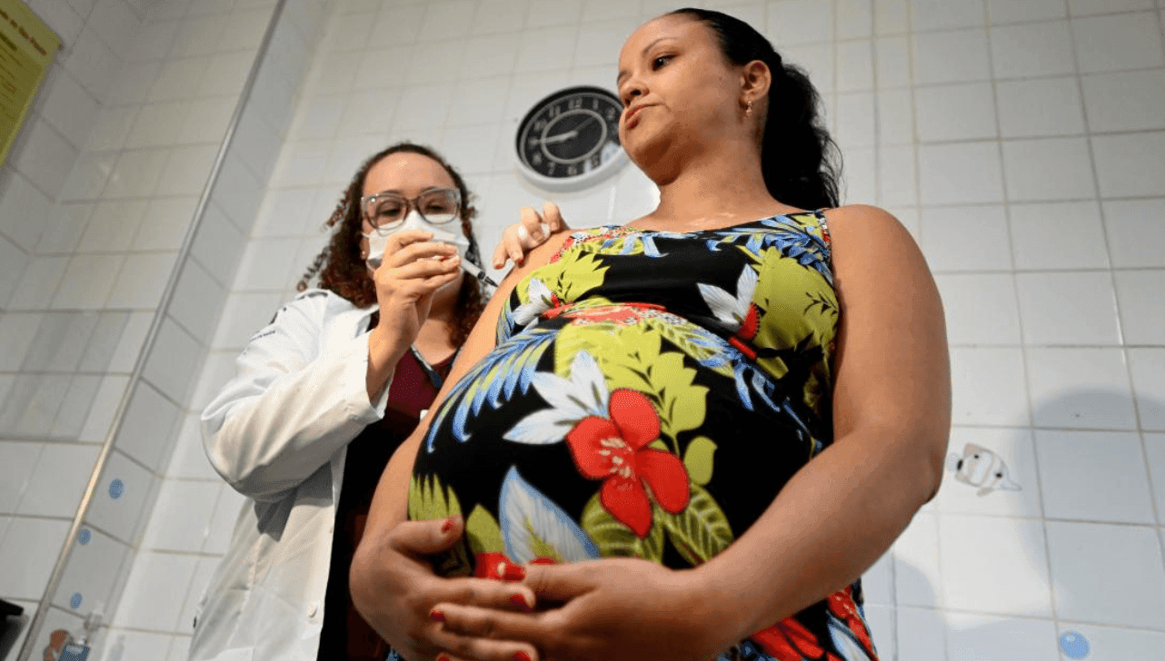 Para garantir a proteção, o morador deve procurar uma unidade de saúde