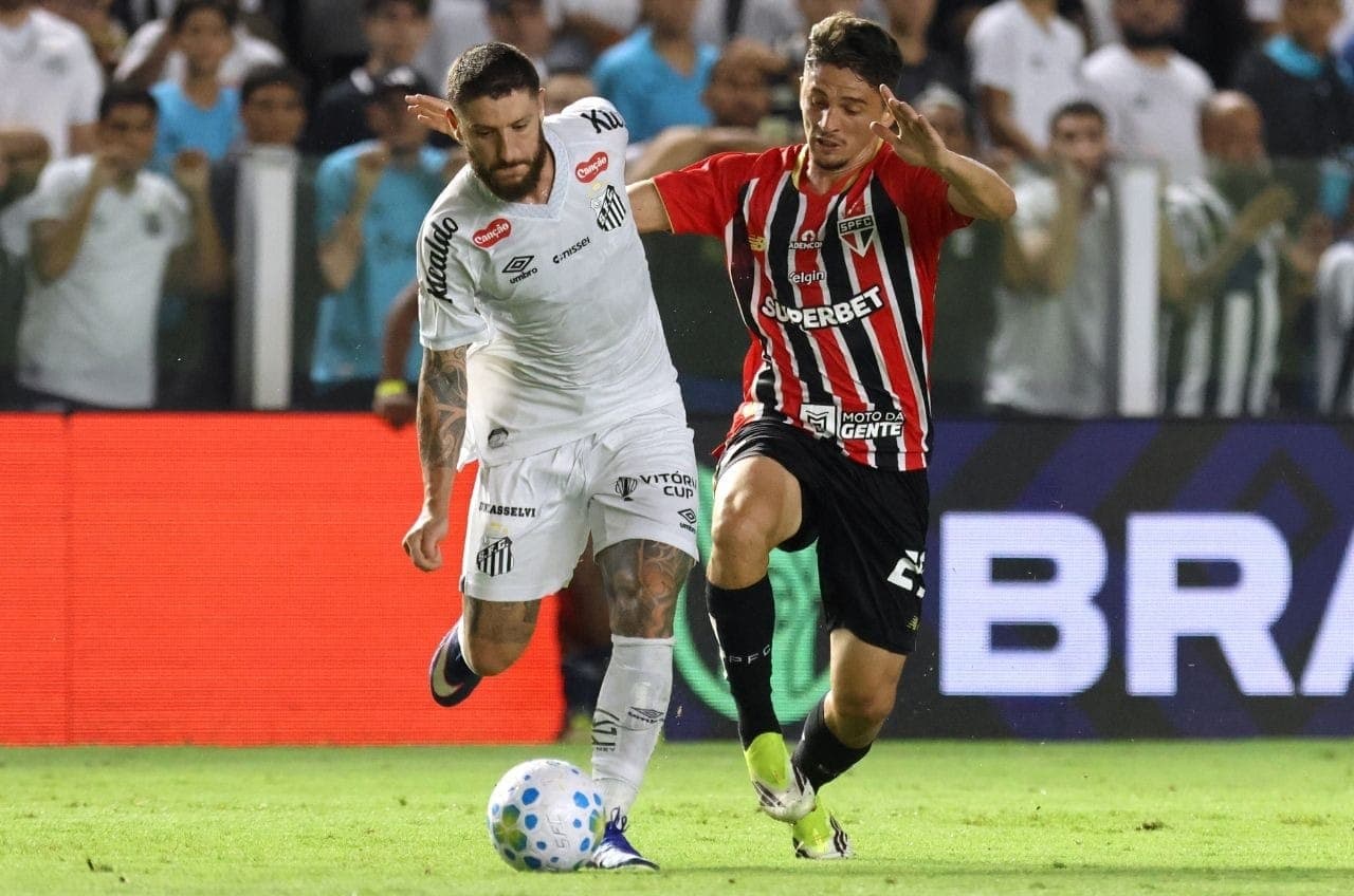 Zé Rafael e Pablo Maia durante Santos x São Paulo