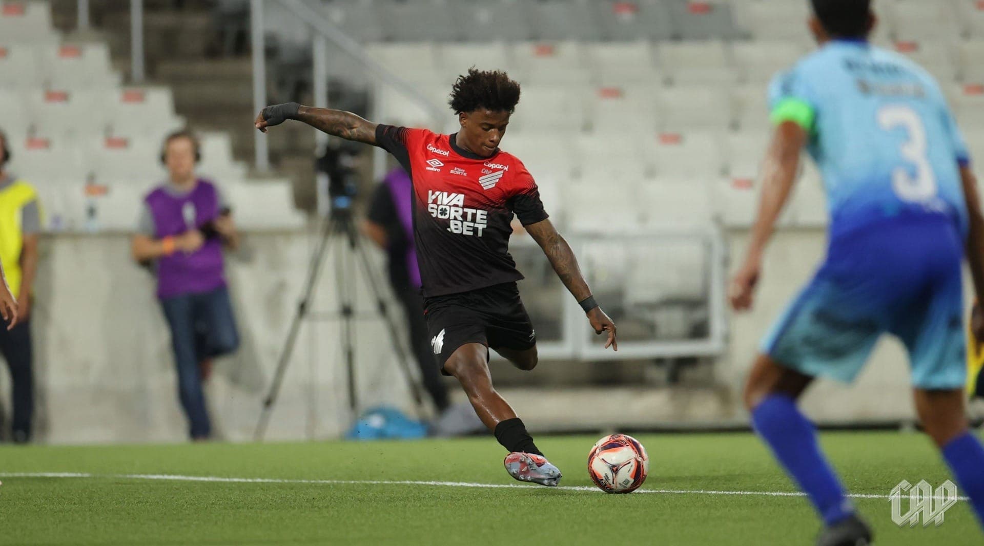 Bruninho é um dos destaques do Athletico no Estadual
