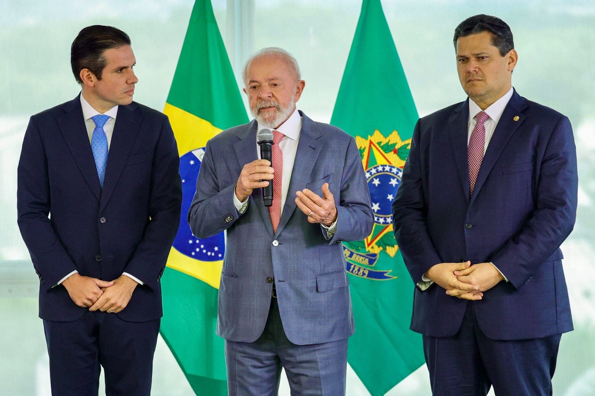 Presidente Lula e Hugo Motta, presidente da Câmara