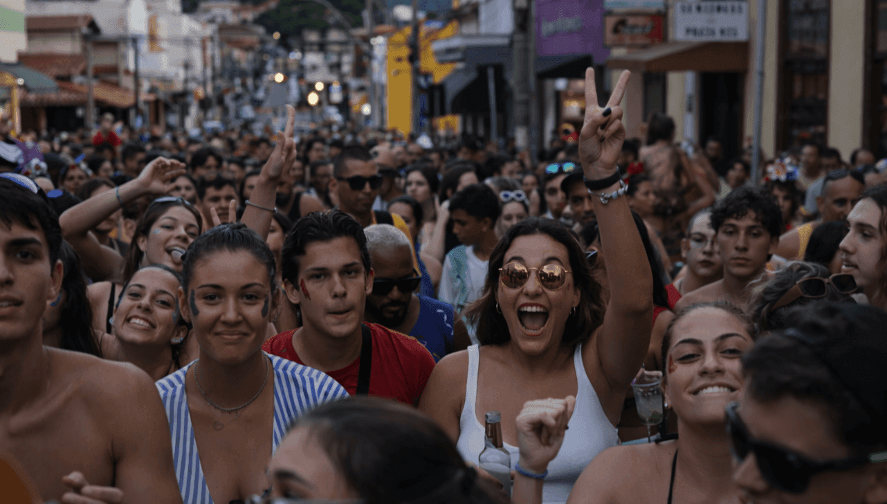Carnaval 2025 em Amparo: ruas cheias e energia lá em cima