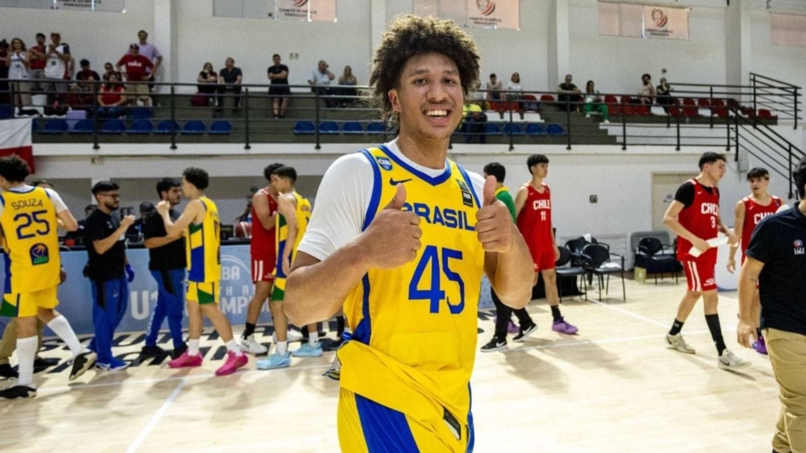 Isaiah Santos, jovem da base da Seleção Brasileira de Basquete