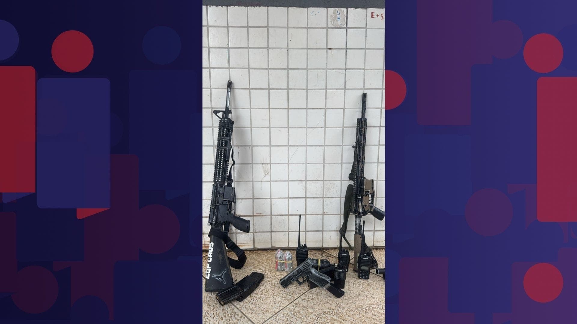 Oito suspeitos foram presos e dois fuzis apreendidos durante uma operação da Polícia Militar na Comunidade César Maia