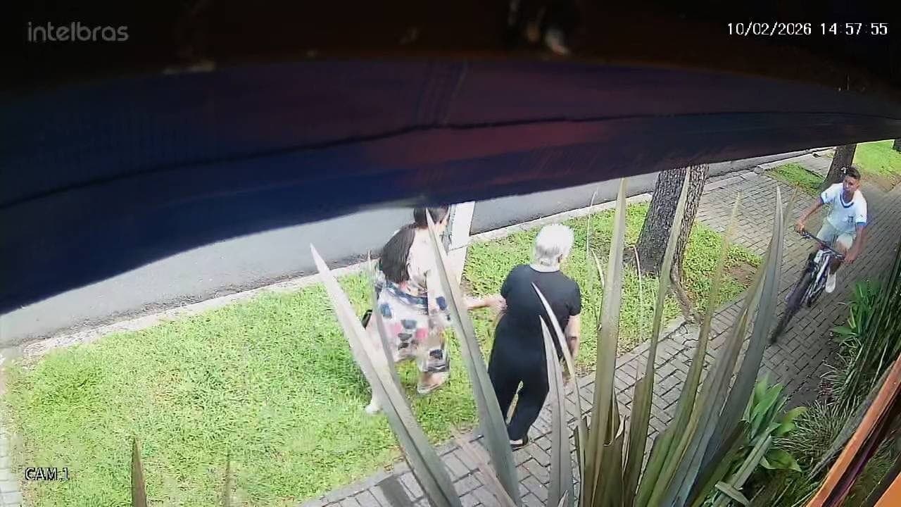 Suspeito leva corrente de idosa no Água Verde em Curitiba