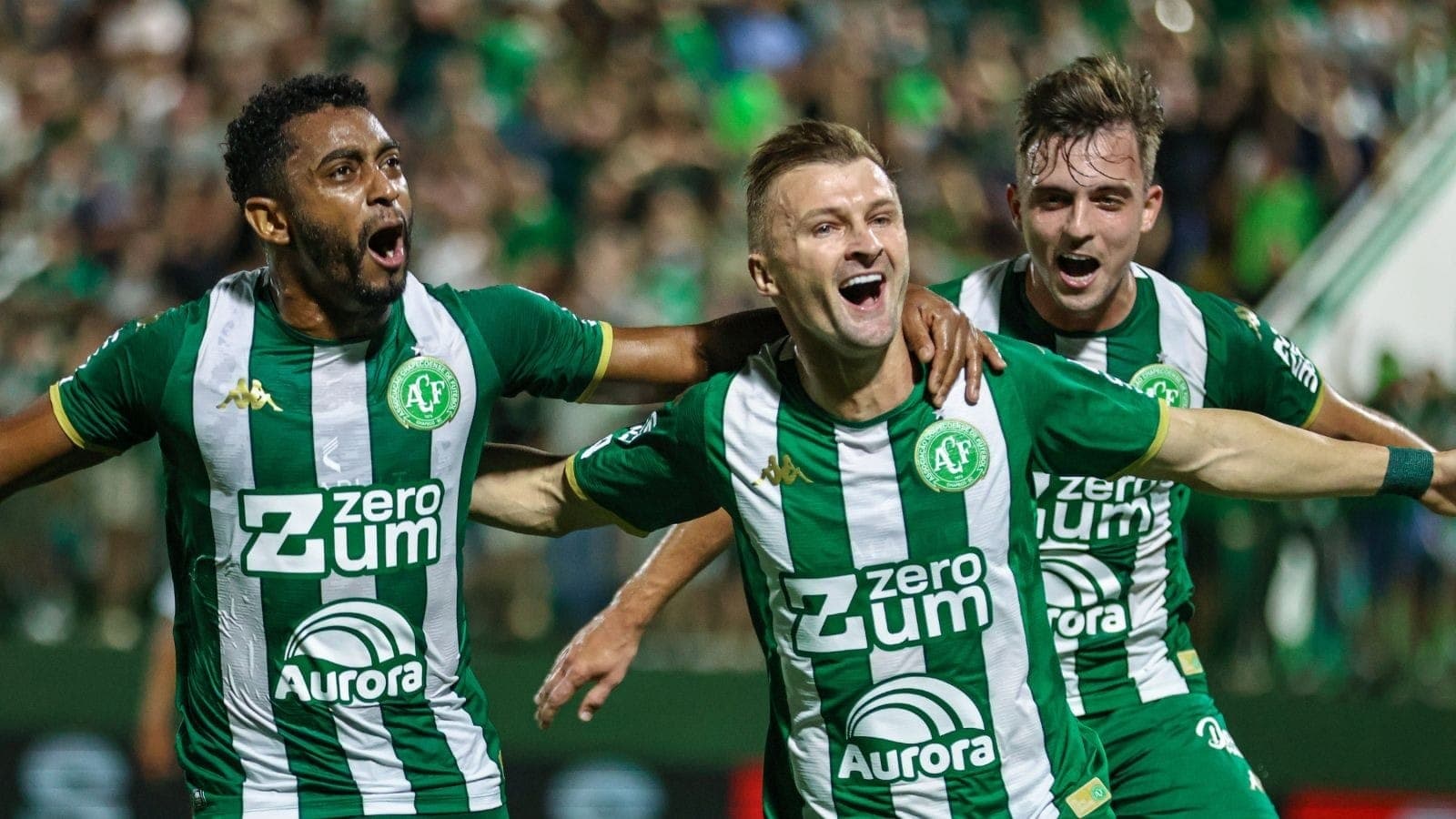 Chapecoense pode assumir a liderança do Brasileirão nesta quarta (11)