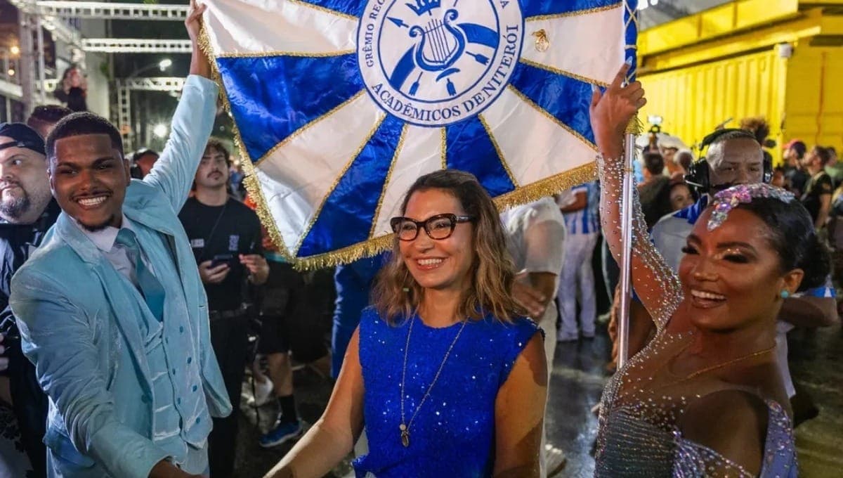 Janja participa do ensaio da Acadêmicos de Niterói