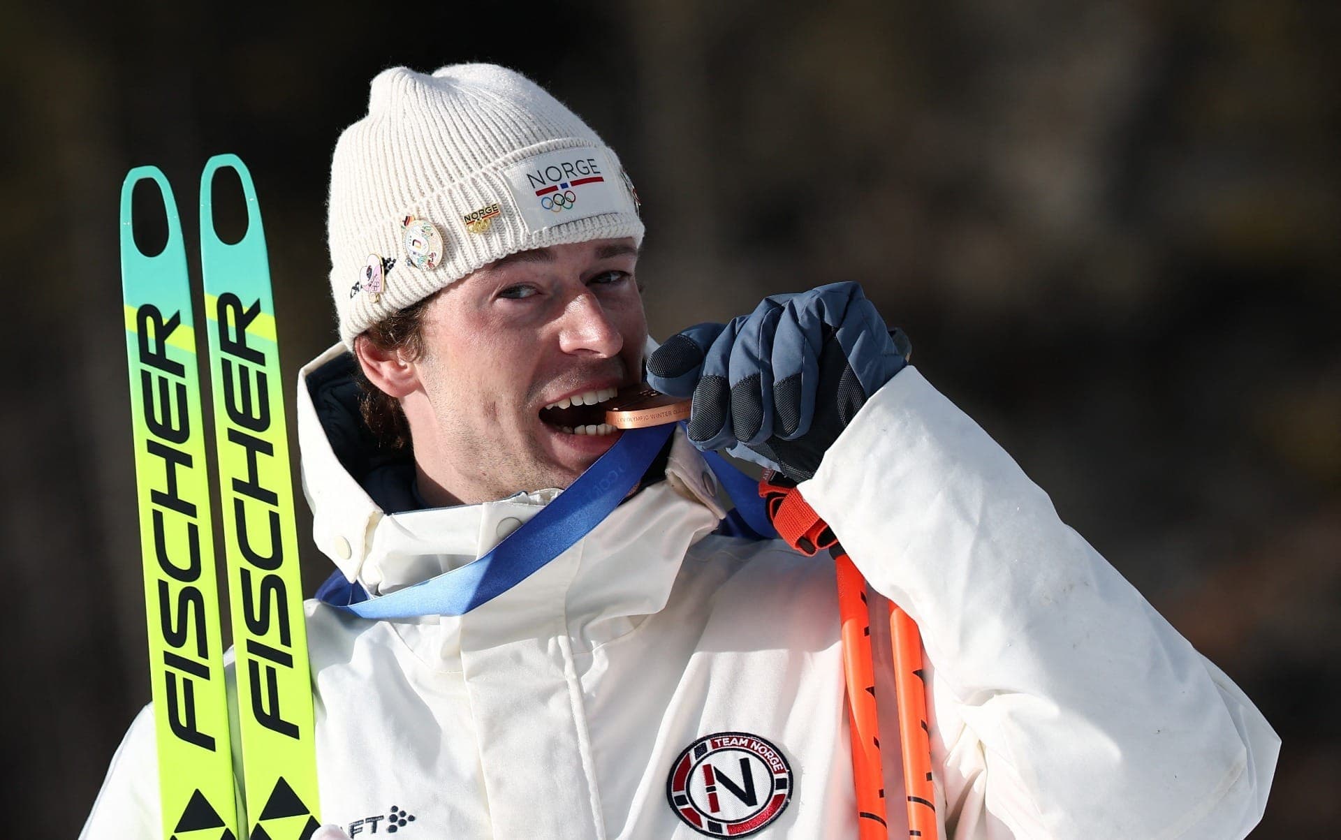 Sturla Holm Laegreid recebe medalha nas Olimpíadas de Inverno