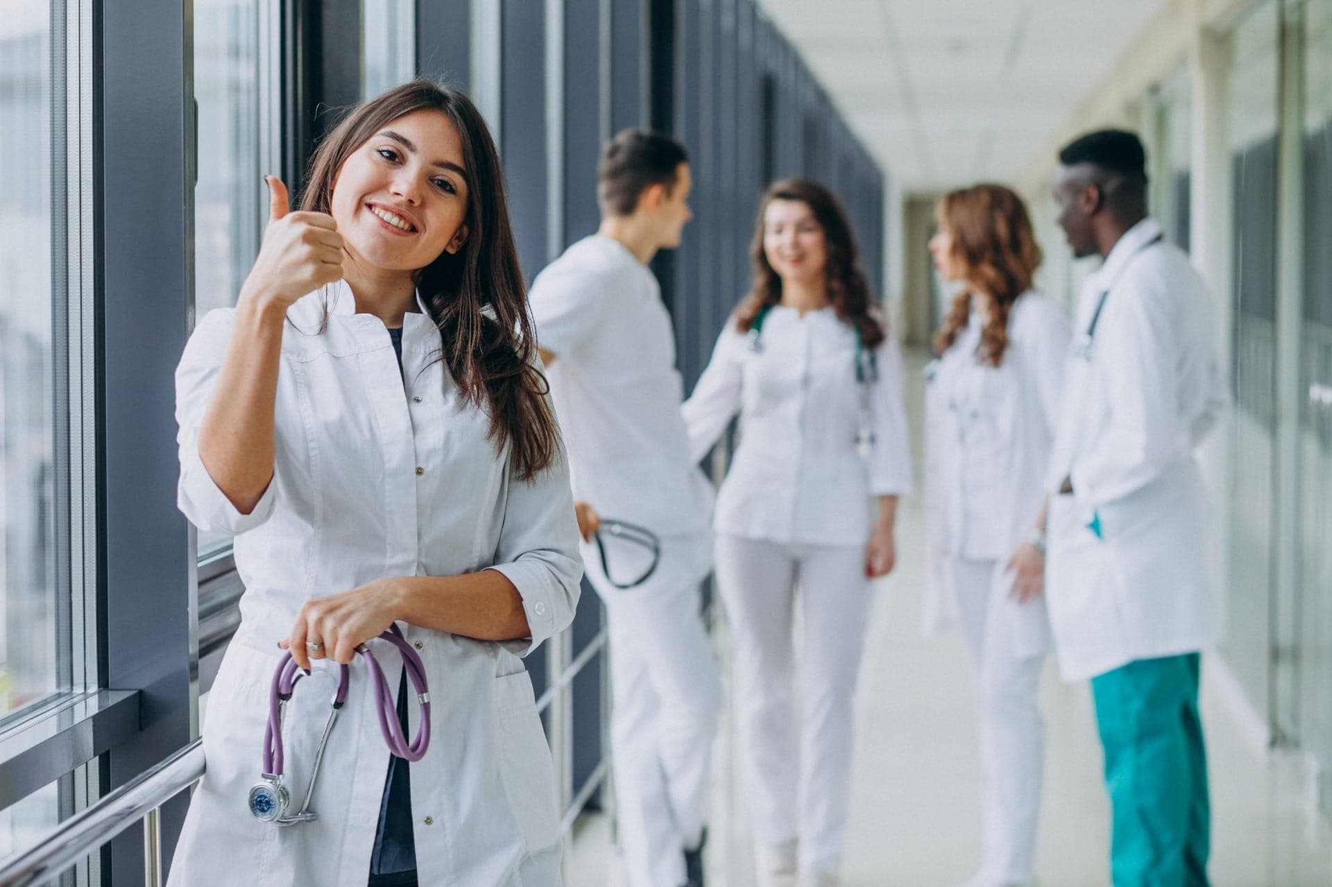 Escolha da faculdade de Medicina deve considerar também apoio ao aluno e oportunidades práticas