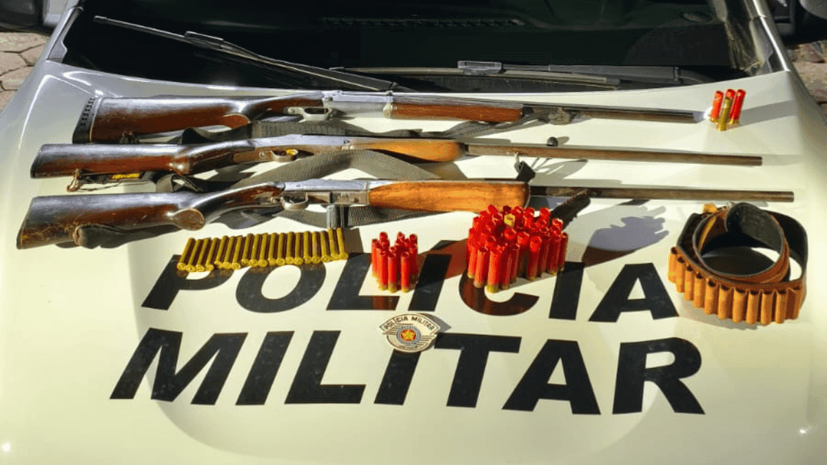 Suspeito de violência doméstica é preso com armas em Caraguatatuba