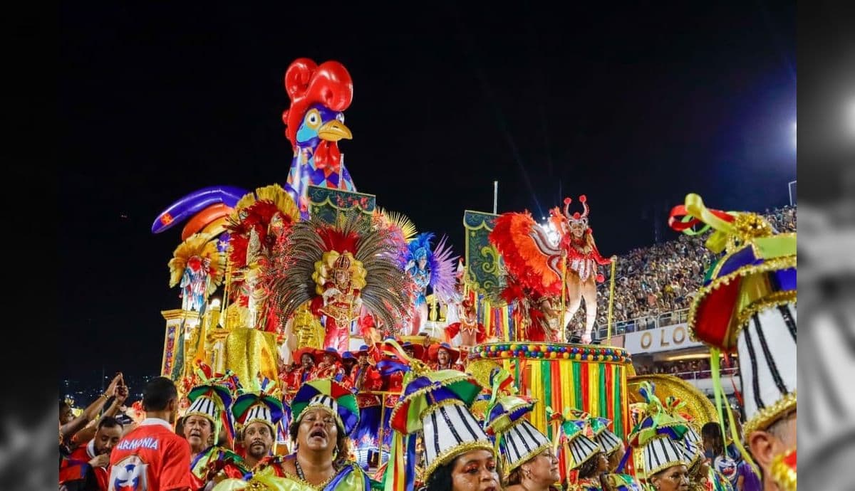 Inocentes de Belford Roxo trouxe cordel, frevo e referências russas à Sapucaí em 2026.