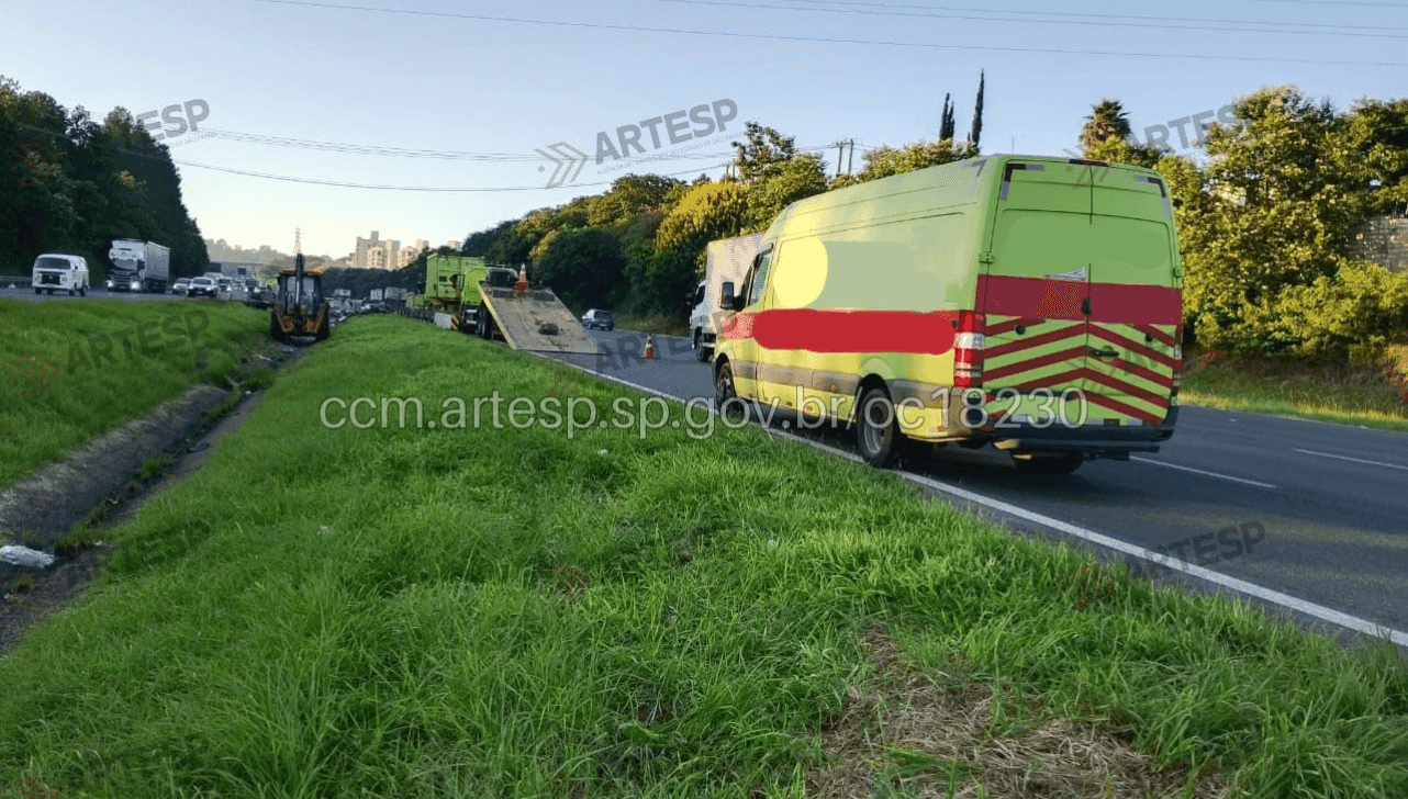 Equipes ambientais finalizam descontaminação no km 129, em Campinas, após vazamento de 200 litros produto químico