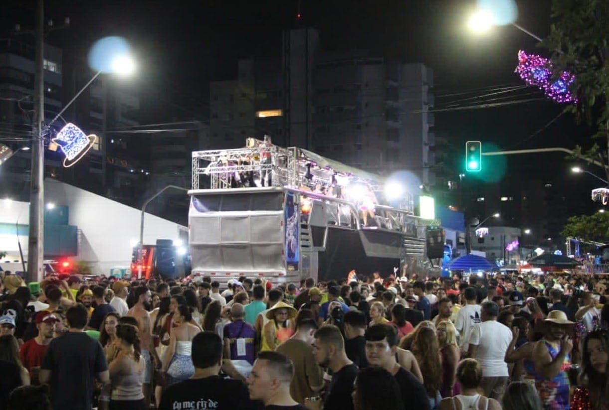 Litoral do Paraná reuniu quase 500 mil pessoas no Carnaval