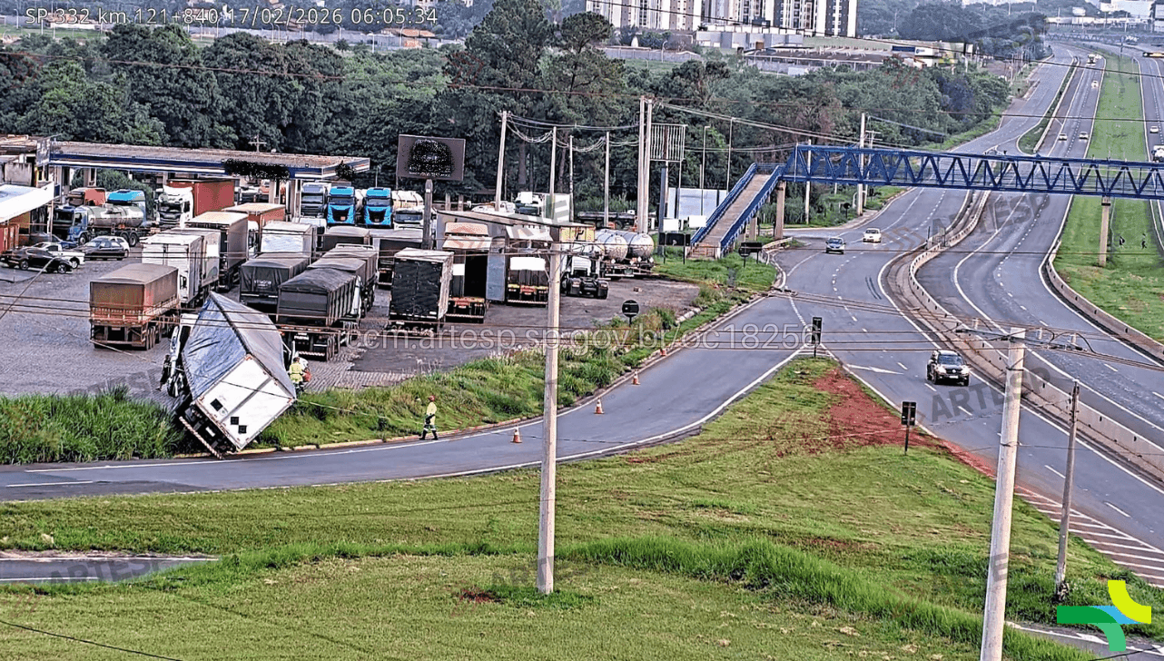 Acidente ocorreu na manhã desta terça (17), no KM 122