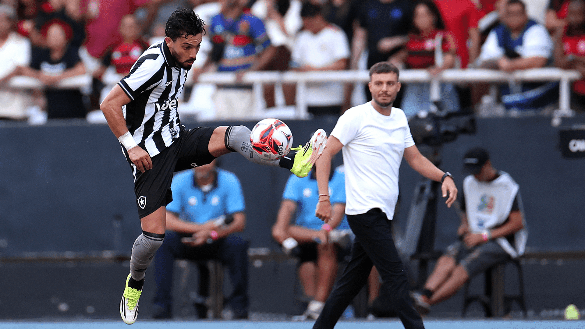 Botafogo encara o Nacional Potosí nesta quarta (18)