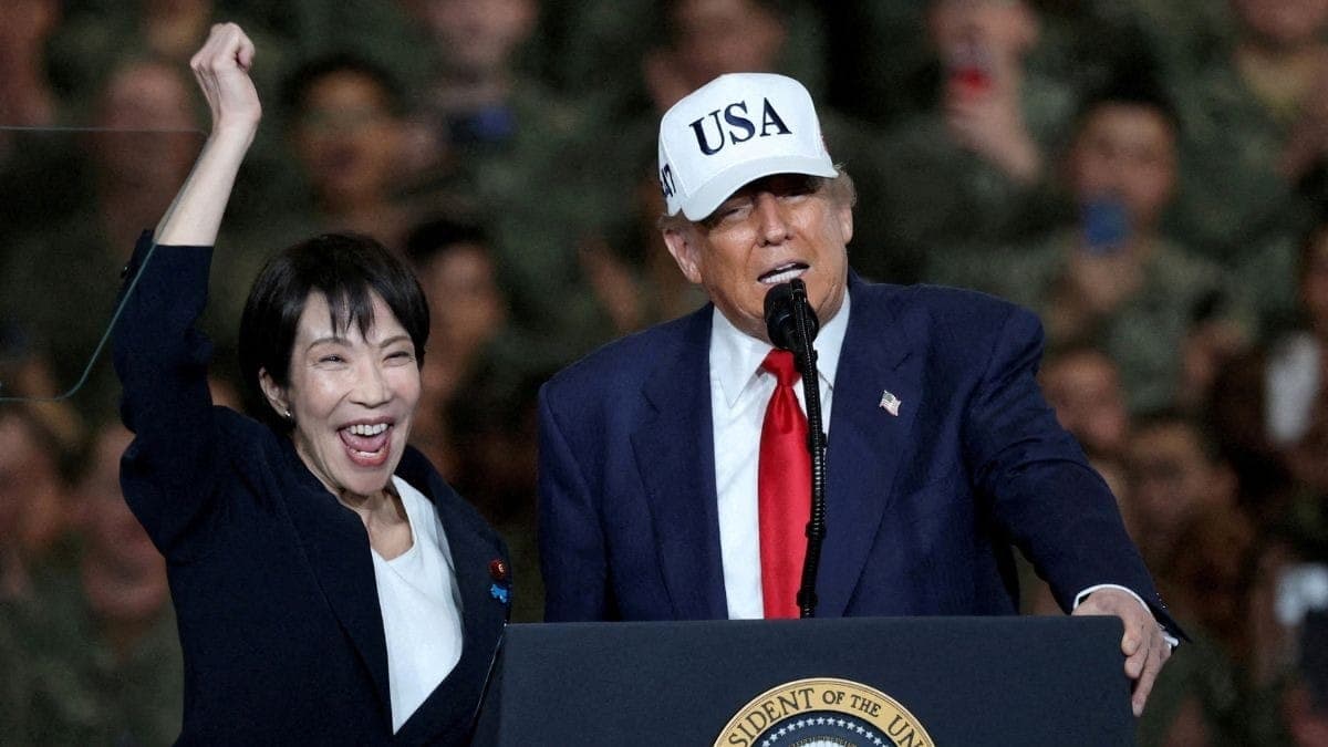 Sanae Takaichi e Donald Trump em Yokosuka, no Japão