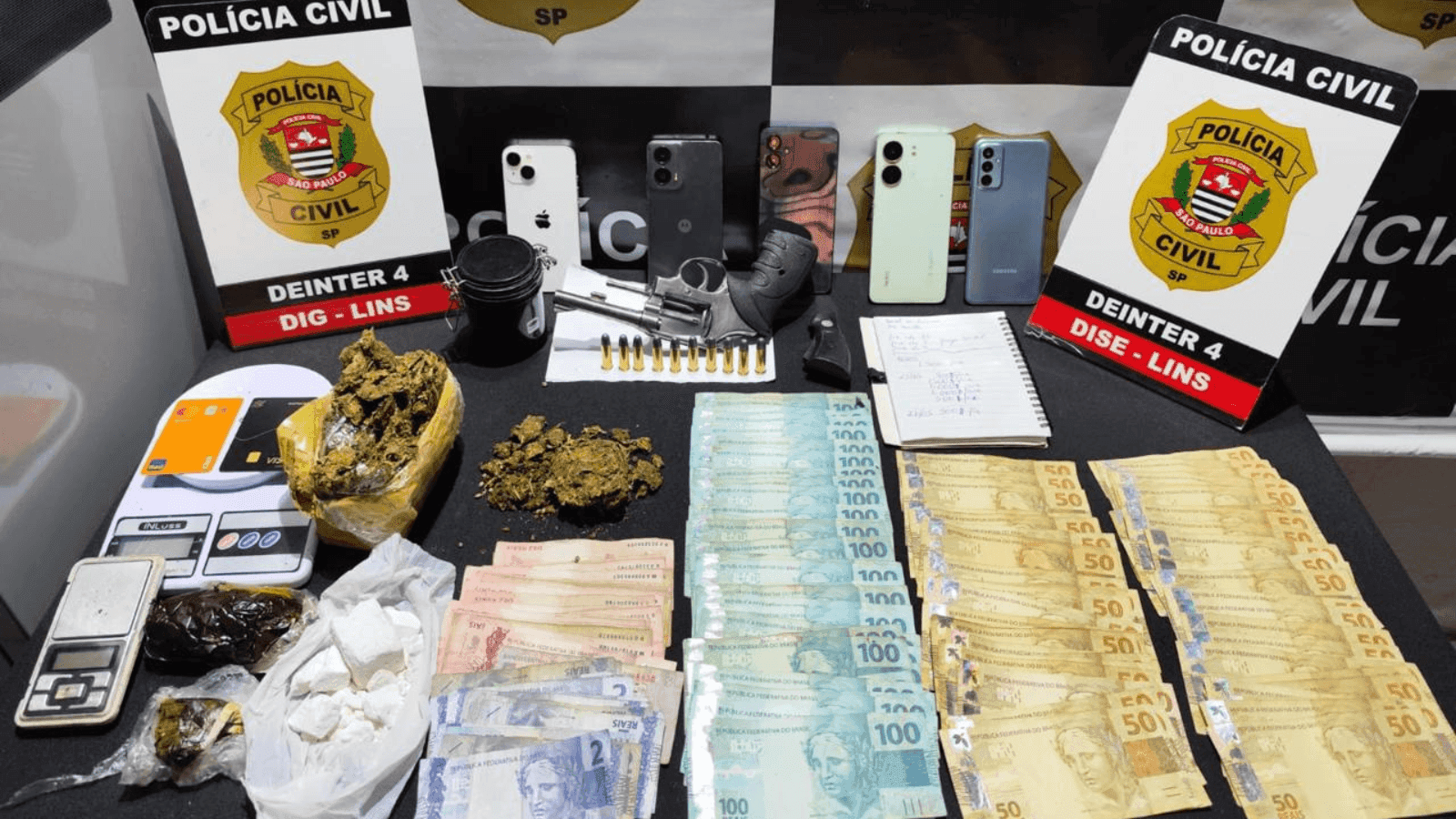 Parte dos produtos apreendidos estava dentro de uma casa