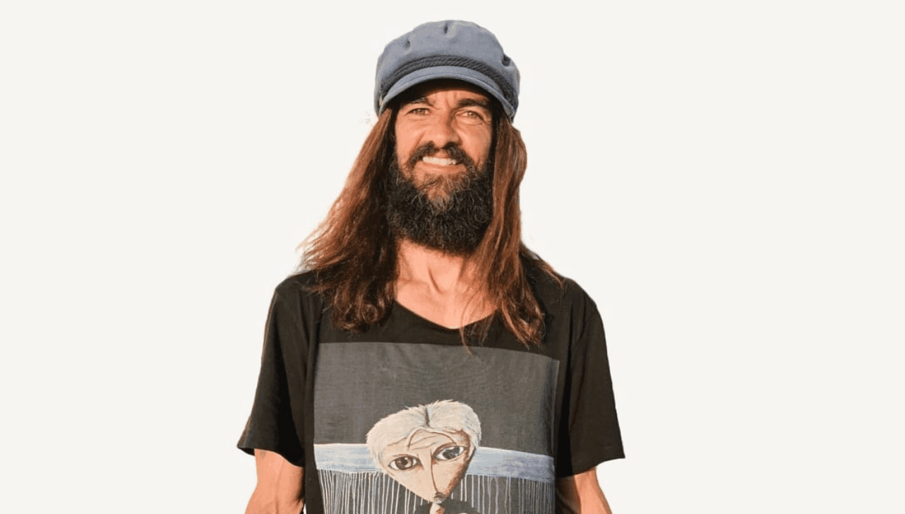 Cantor sobe ao palco neste sábado, em festa ao ar livre na cidade