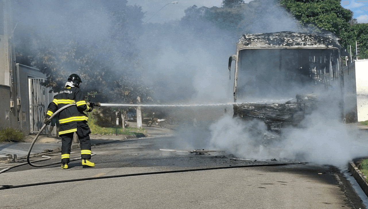 De acordo com a Prefeitura de Vinhedo, o incêndio foi registrado por volta das 15h26 de quinta (19)