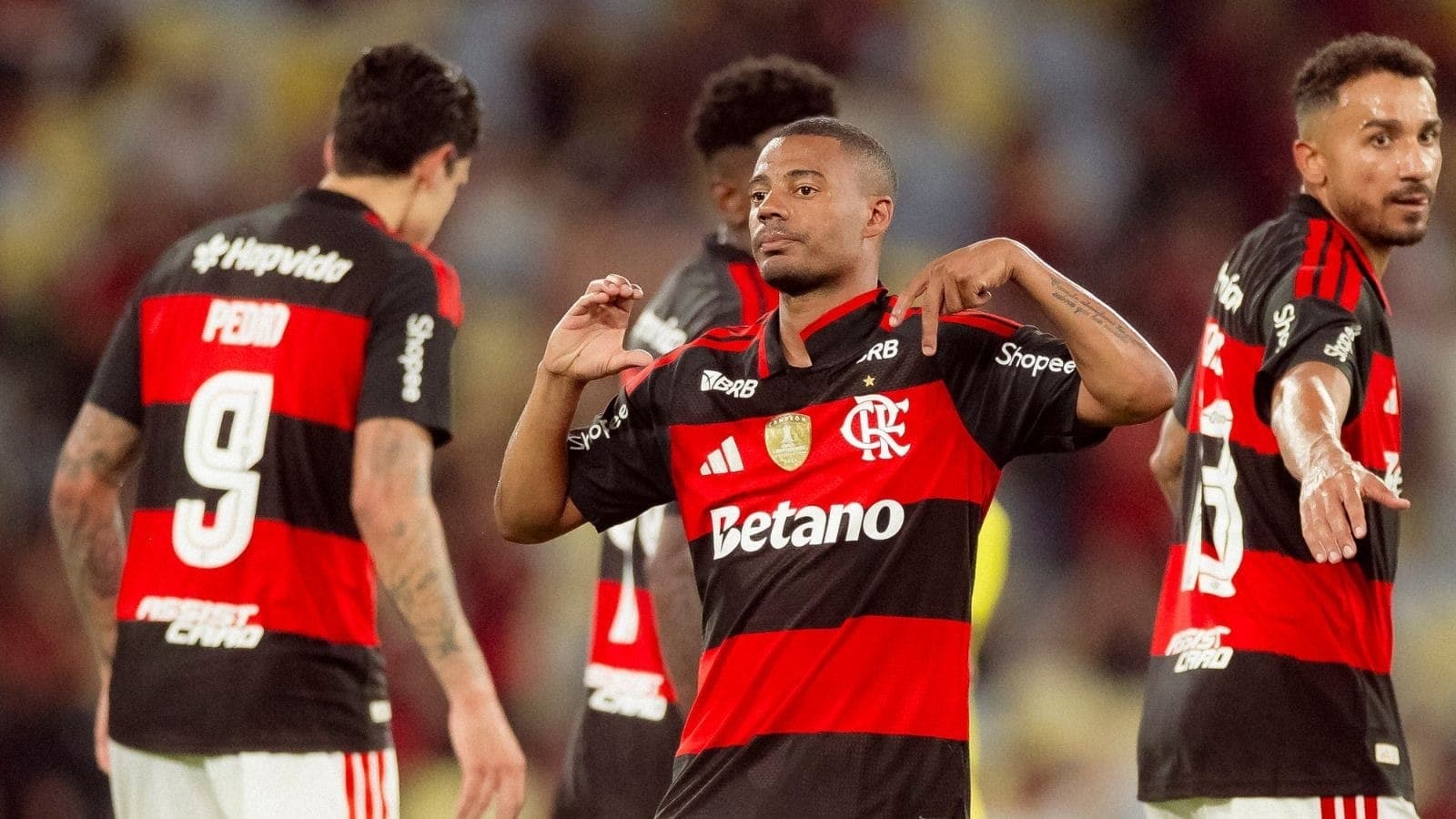 Flamengo vence e encaminha classificação no Carioca