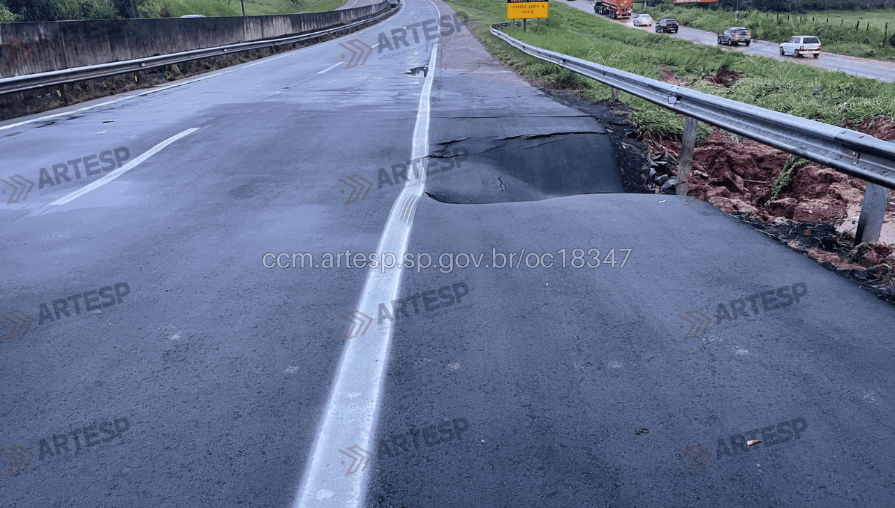Como desvio, os motoristas devem acessar a via marginal no km 7 e retornar à SP-101 no km 6