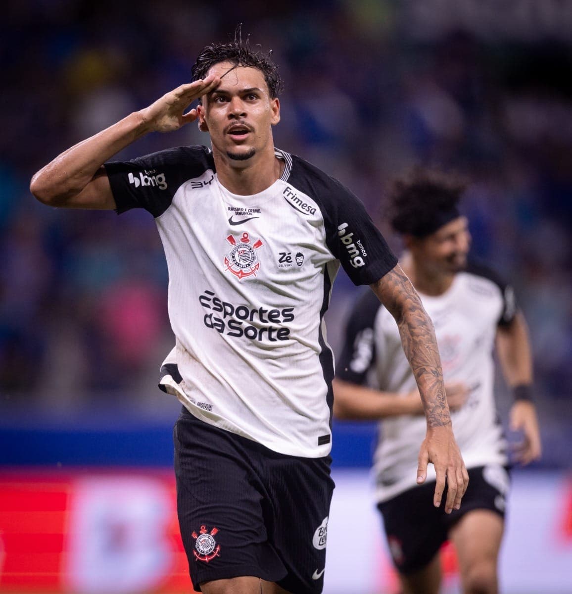 João Pedro Tchoca, zagueiro do Corinthians, anotou o gol de empate contra o Cruzeiro