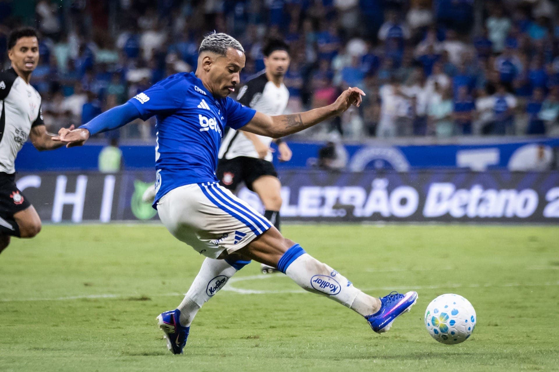 Matheus Pereira marcou no empate do Cruzeiro contra o Corinthians