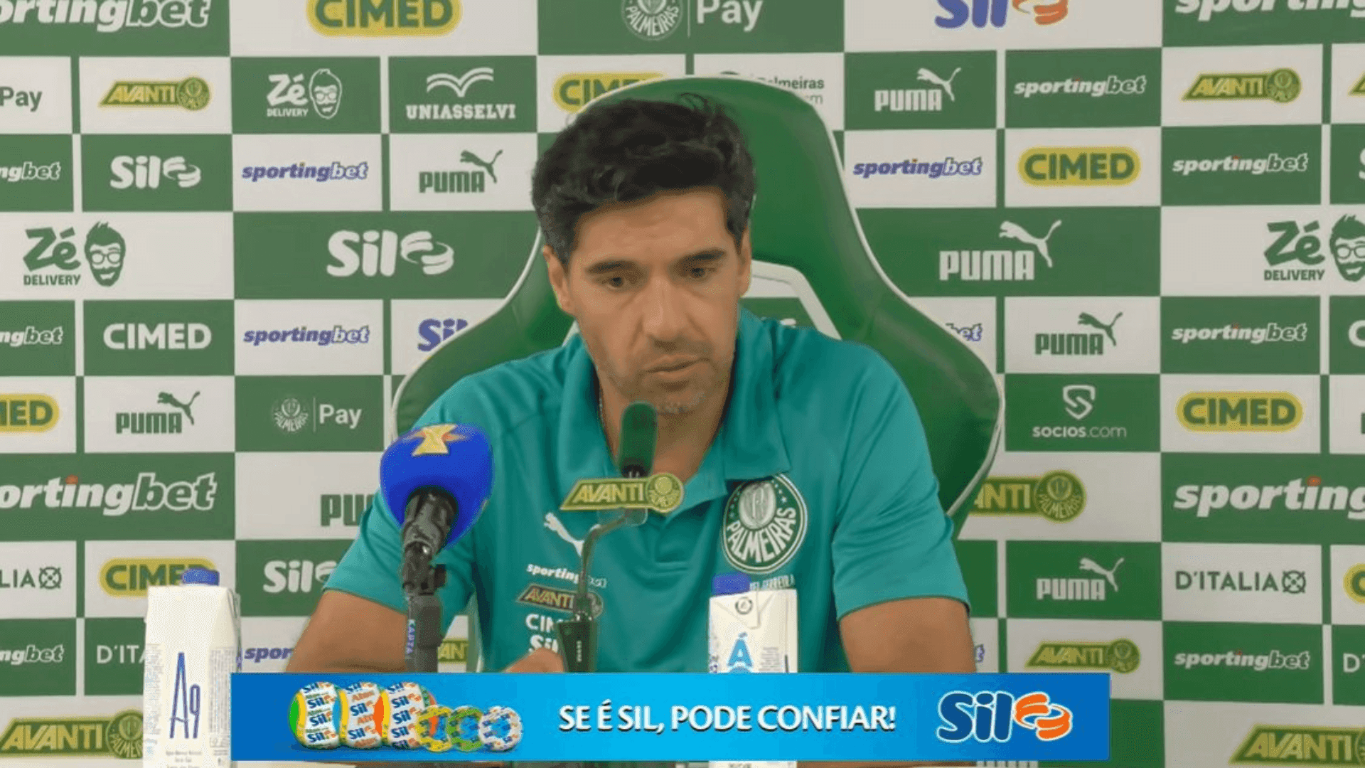 Abel Ferreira em entrevista coletiva neste domingo (1)