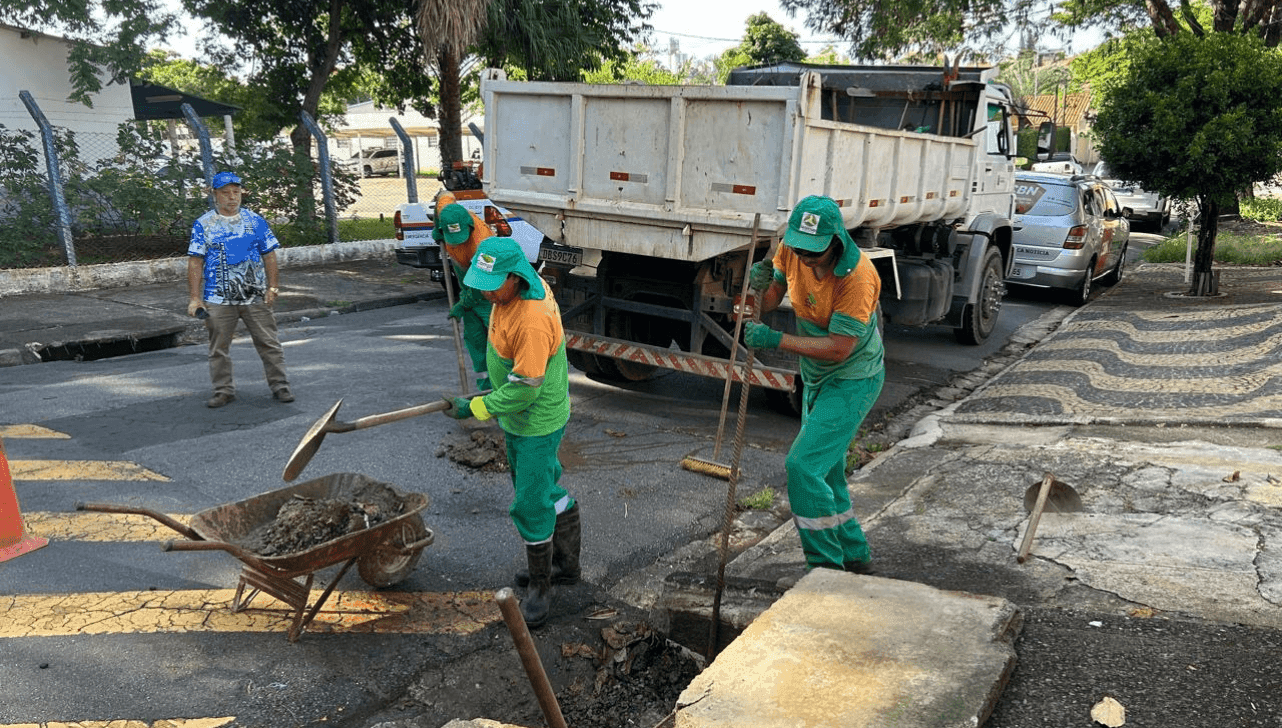 O caminhão Cata-Treco também deu suporte durante a ação