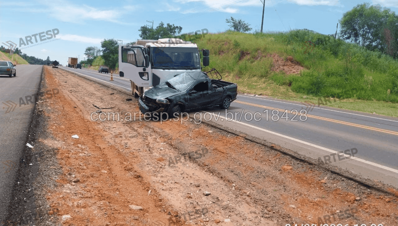 A colisão aconteceu na altura do KM 70,132, em um trecho de pista simples
