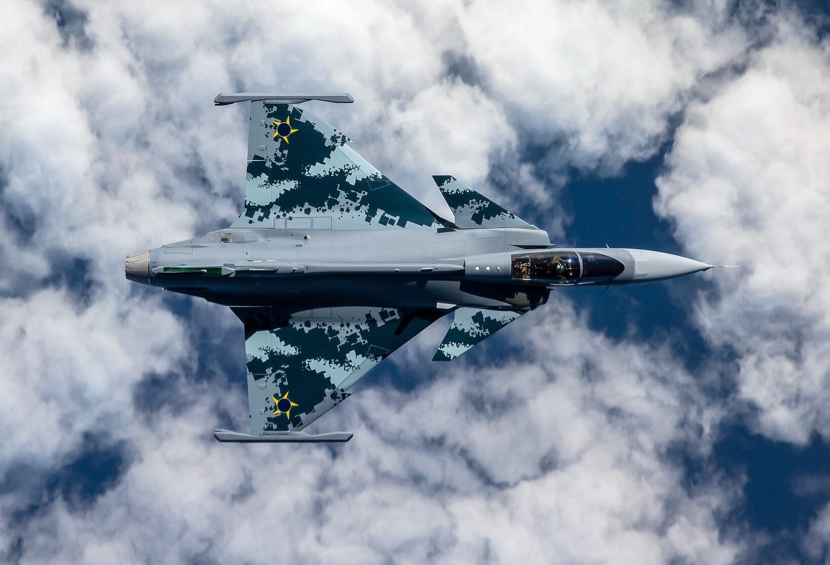 O O F-39 Gripen representa o salto tecnológico mais recente da FAB
