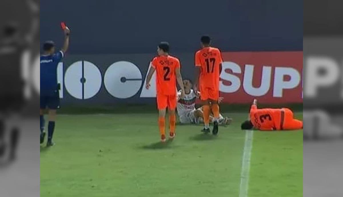 Luis Gustavo recebe cartão vermelho