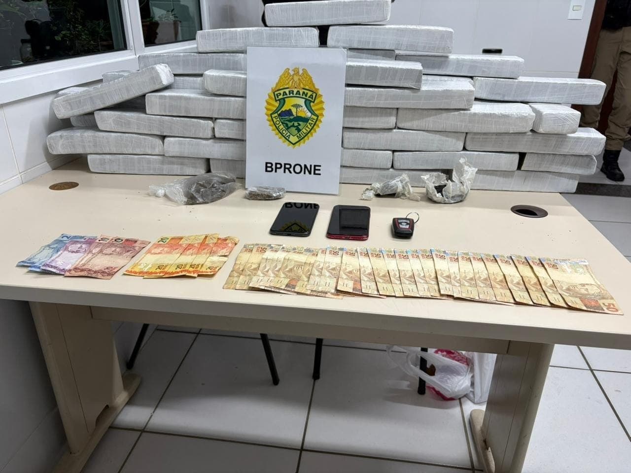 RONE apreende mais de 41 kg de maconha e prende dois suspeitos em Araucária