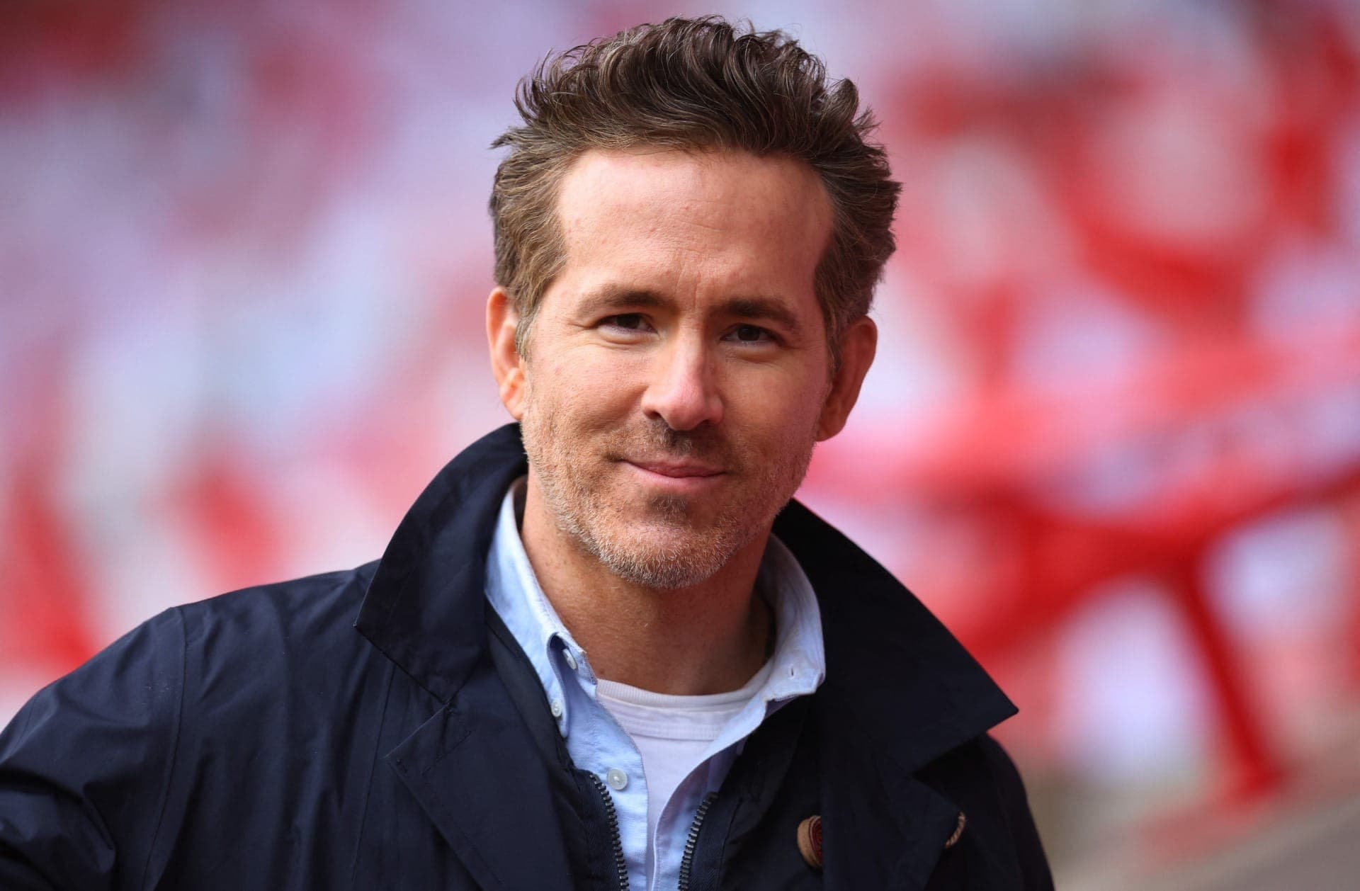 Ryan Reynolds, dono do Wrexham, antes da partida contra o Chelsea