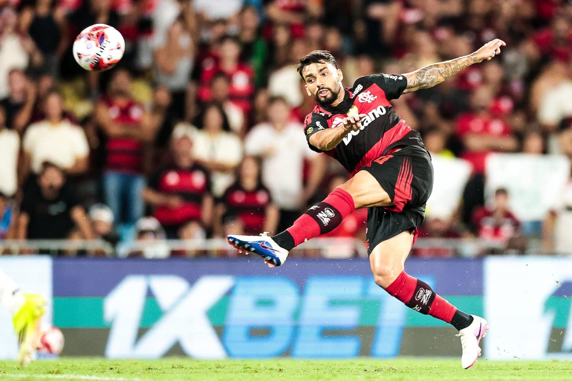 Paquetá em lance durante a final do Campeonato Carioca entre Flamengo e Fluminense