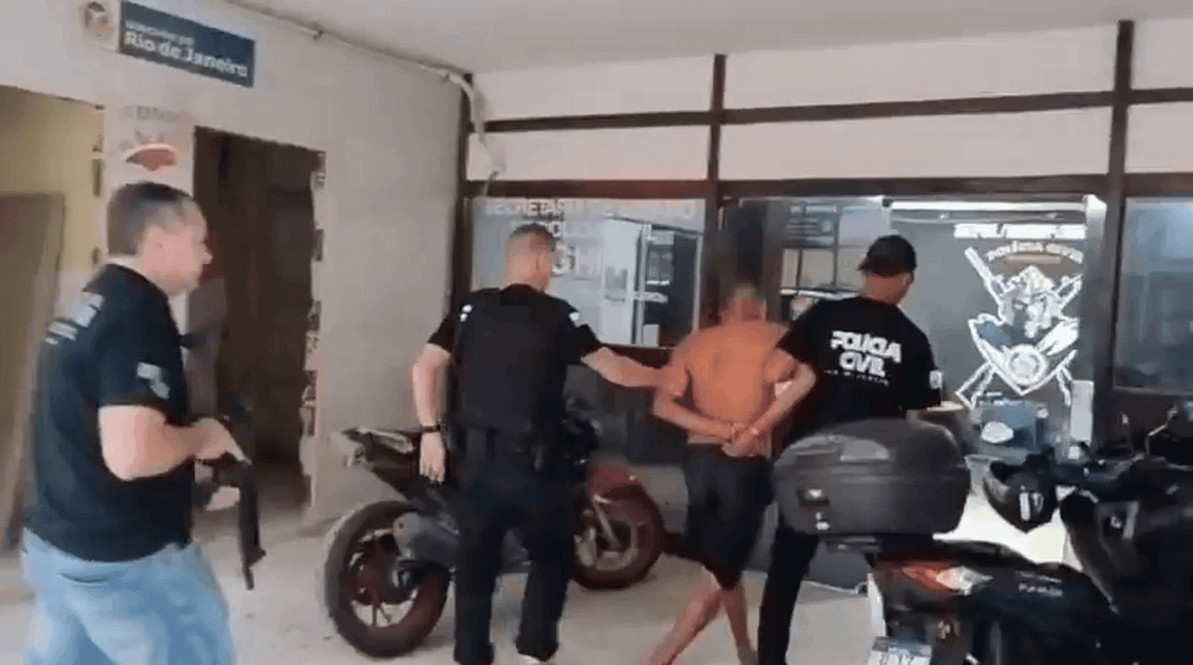 Alessandro da Silva Carvalho, de 39 anos, foi preso em flagrante