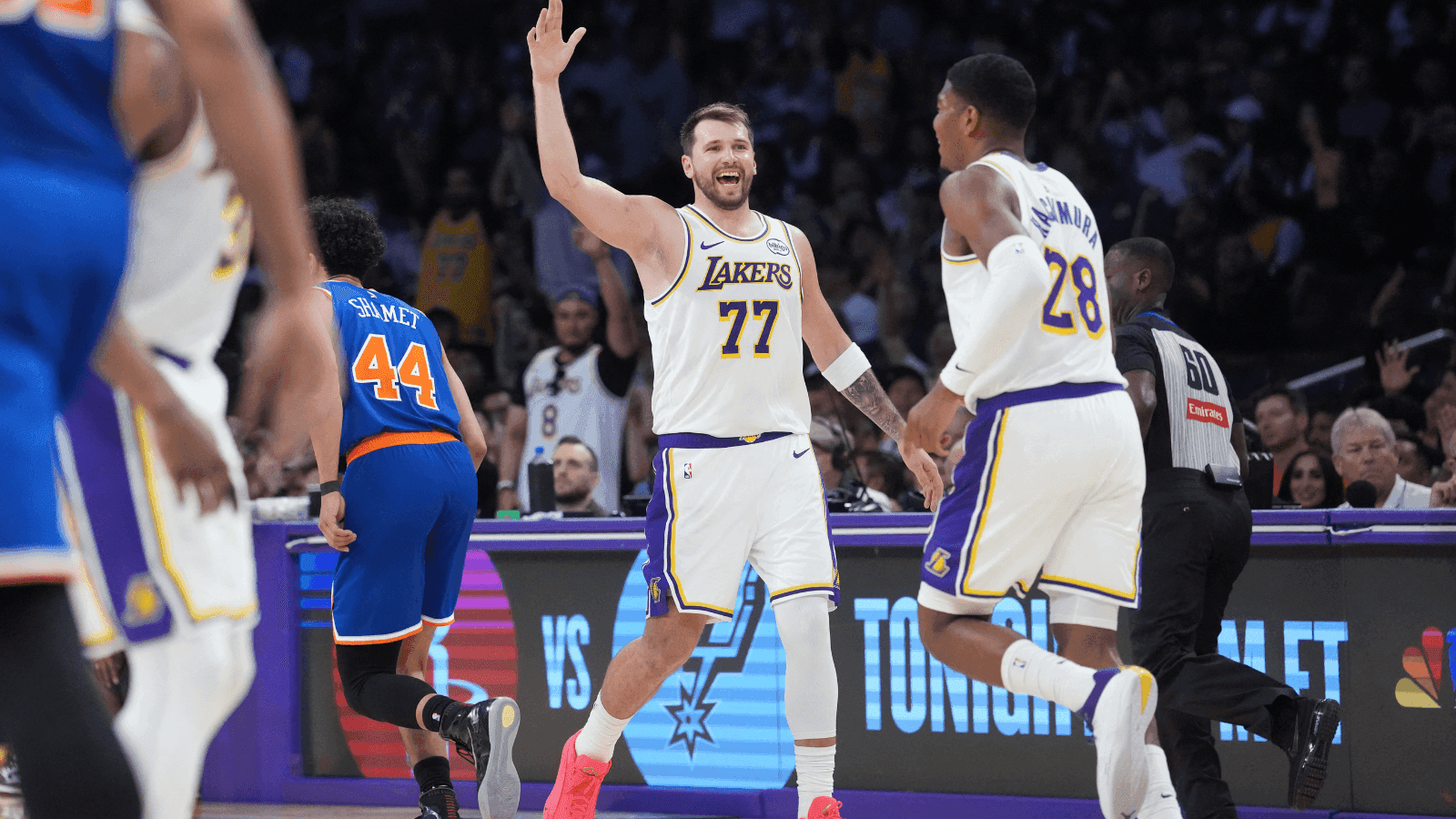 Doncic comemora em vitória do Lakers sobre Knicks na NBA