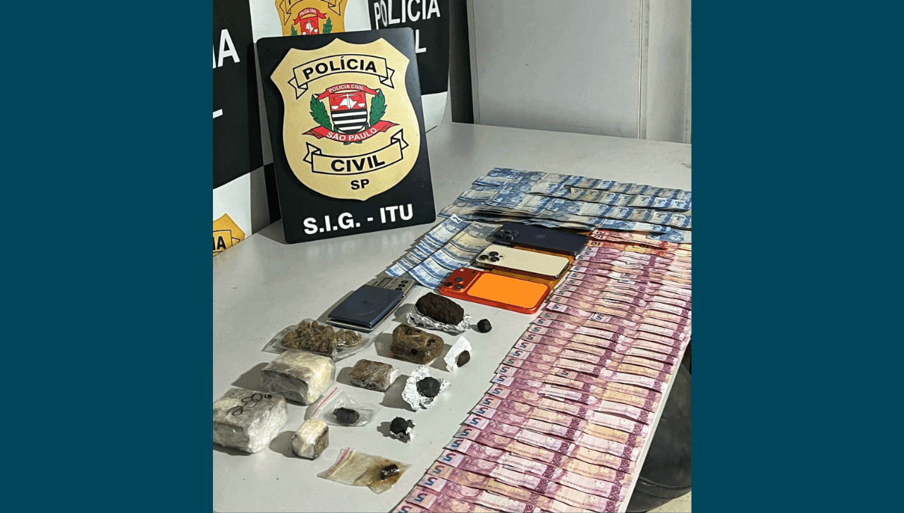 Dupla foi detida com tijolos de maconha, porções de “dry” e dinheiro