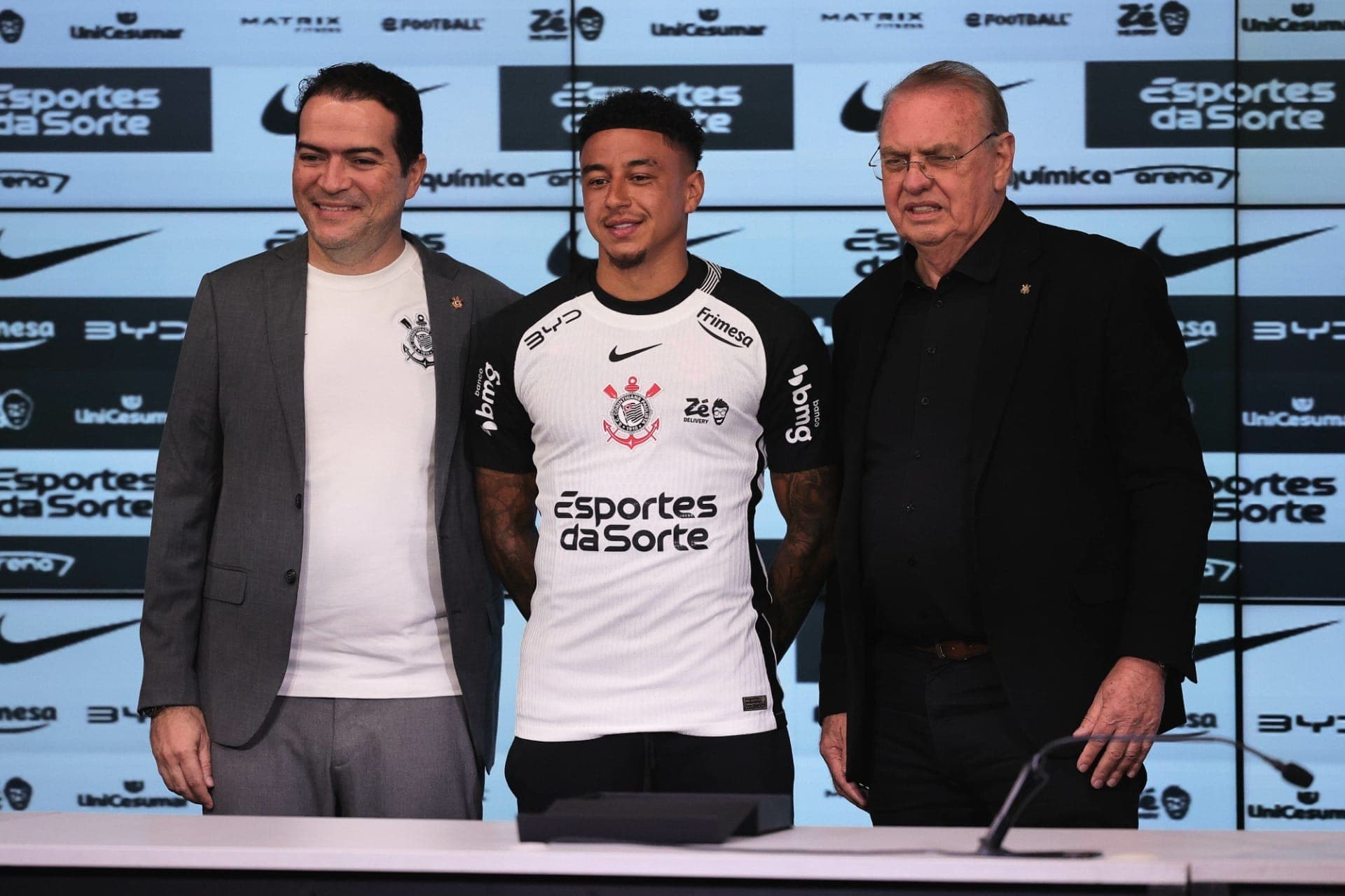 Jesse Lingard é apresentado como novo jogador do Corinthians