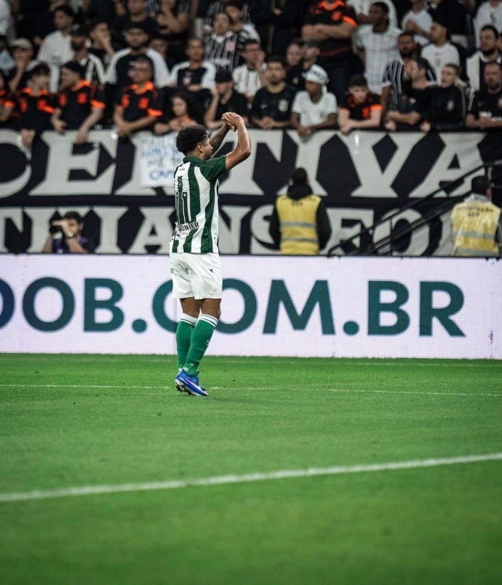Lucas Ronier marcou o segundo gol do Coritiba